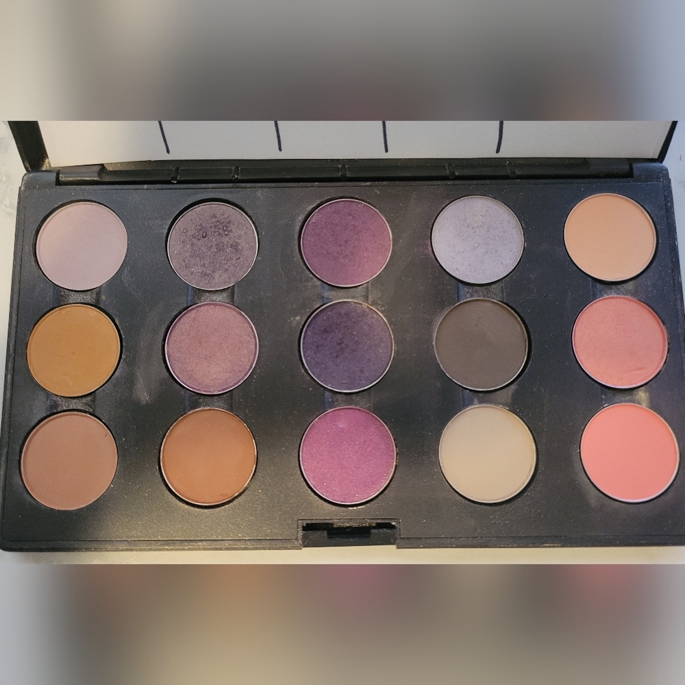 Custom MAC Eyeshadow Vintage Palette; 14 pans of RARE colors included